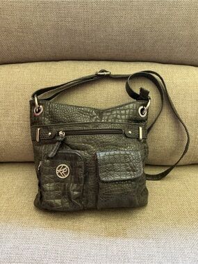 Kim Rogers Crossbody Gray Faux Crocodile Silver Hardware Lots Of Pockets Clean!